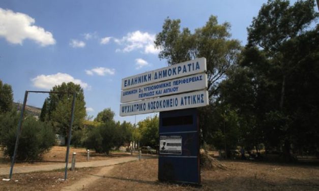 Νοσοκομειακοί γιατροί: Μετά τα χειροκροτήματα… απολύσεις για τους «ήρωες» του ΕΣΥ