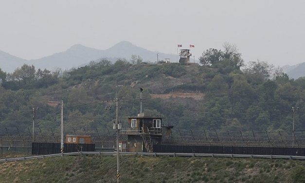 Ανταλλαγή πυρών μεταξύ Βόρειας και Νότιας Κορέας