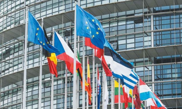 Κομισιόν: 32 δισ. για την Ελλάδα από το Ταμείο Ανάκαμψης