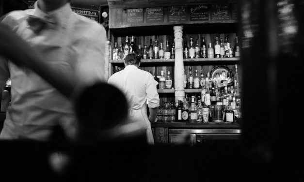 Ποιες επιχειρήσεις ανοίγουν από τη Δευτέρα και πώς θα λειτουργήσουν