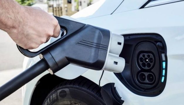 Ηλεκτροκίνηση: Τα κίνητρα για την απόκτηση οχημάτων – Τι προβλέπει το νομοσχέδιο