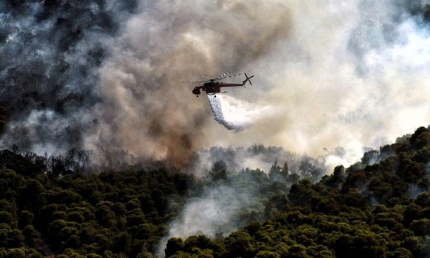Φωτιά στην Κορινθία: Συνεχίζεται για τρίτη μέρα η «μάχη» με τις φλόγες