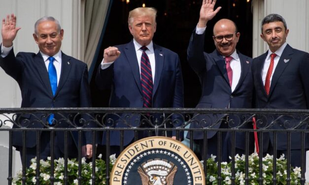 Υπογράφηκαν οι συμφωνίες ομαλοποίησης των σχέσεων του Ισραήλ με Μπαχρέιν και ΗΑΕ