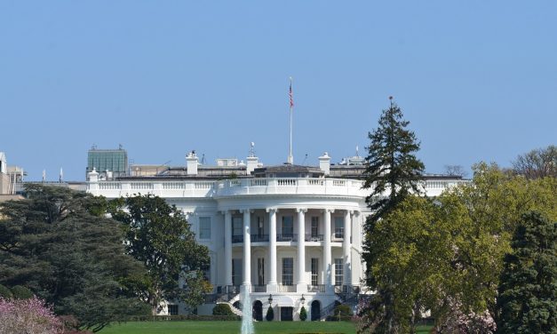 Ο Τραμπ φέρεται να ρώτησε για επιβολή στρατιωτικού νόμου