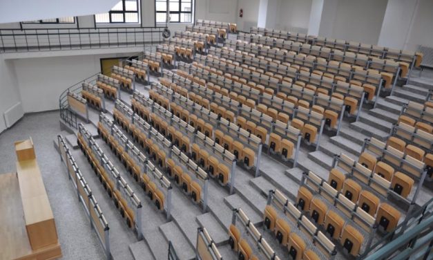 Αλλαγές σε Πανελλήνιες και Πανεπιστήμια: Ελάχιστη βάση εισαγωγής, πανεπιστημιακή αστυνομία και όριο ετών φοίτησης