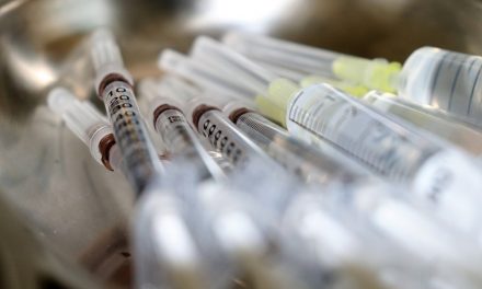 Ποιοι θα εμβολιαστούν κατά προτεραιότητα – Ολόκληρη η λίστα
