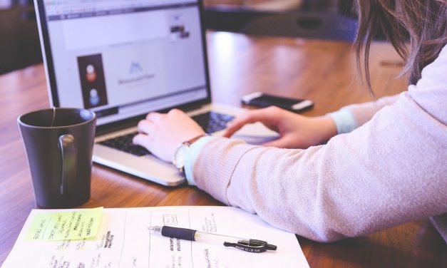 Σπουδές στη Βρετανία: Τριπλασιάζονται τα φοιτητικά δίδακτρα – Θα απαιτείται φοιτητική βίζα