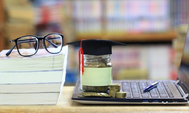 Ξεκινάει η χορήγηση voucher φοιτητών για tablet, laptop desktop