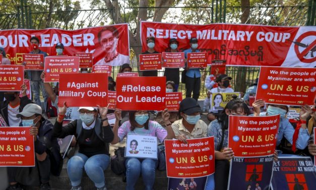 Καθημερινές διαδηλώσεις κατά της Χούντας στη Μιανμάρ (video)