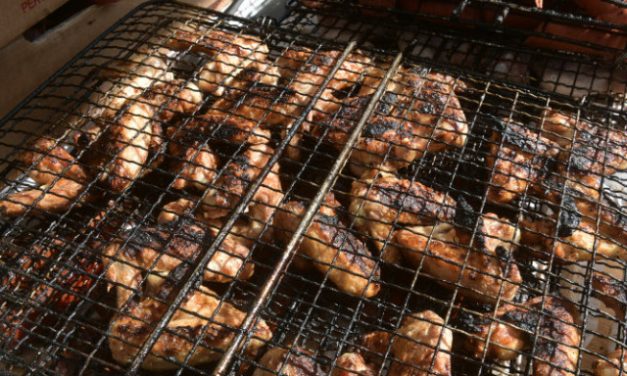 Τσικνοπέμπτη με lockdown: Τι επιτρέπεται – Τι απαγορεύεται