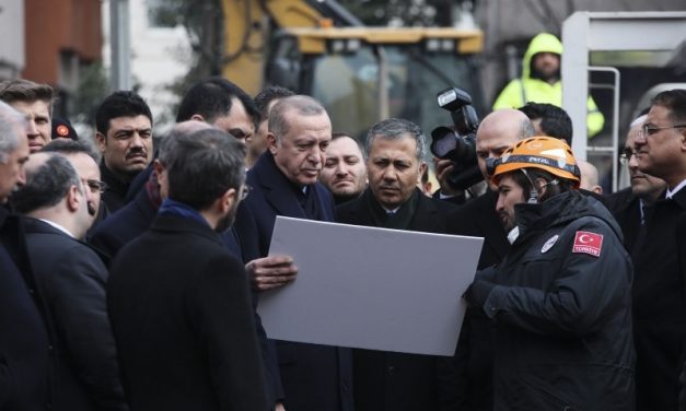 Τι σχεδιάζει ο Ερντογάν στα Στενά;