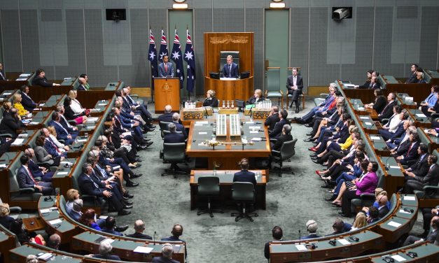 Σεξουαλική παρενόχληση από πολιτικούς και δικαστές: σε νέα νομοθεσία προχωρά η Αυστραλία