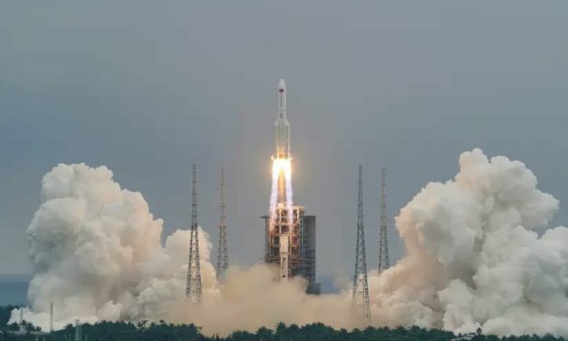 Έπεσε ο κινεζικός πύραυλος – Πού βρέθηκαν τα συντρίμμια του