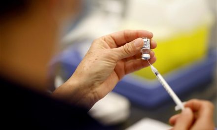 Pfizer/BioNTech: Πόσο έχει μειωθεί η αποτελεσματικότητα του εμβολίου στο Ισραήλ;