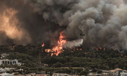 Φωτιά στη Βαρυμπόμπη: Σε κατάσταση εκτάκτου ανάγκης οι Αχαρνές- Τεράστιες ζημιές