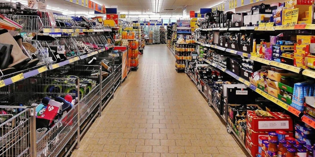 Ντόμινο ανατιμήσεων: Σε ποια προϊόντα αυξάνονται οι τιμές