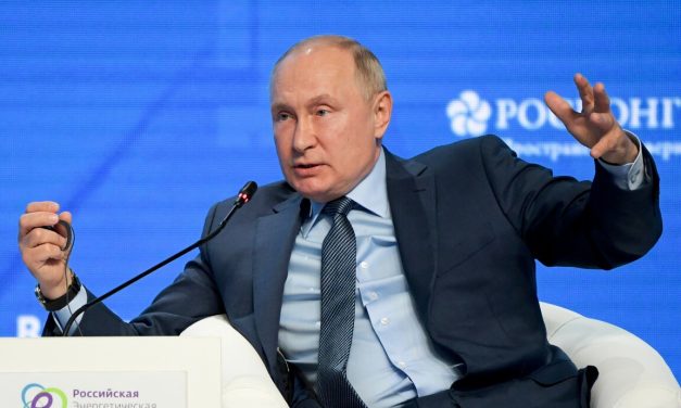 Τρανσοφοβικό παραλήρημα του Βλαντιμίρ Πούτιν- Η αναφορά σε «έγκλημα κατά της ανθρωπότητας»