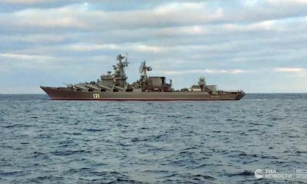 Βυθίστηκε η ναυαρχίδα του στόλου της Μαύρης Θάλασσας του Πολεμικού Ναυτικού της Ρωσίας