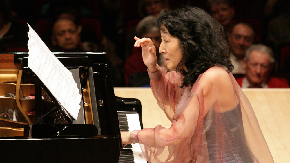 Mitsuko Uchida: Η διεθνώς αναγνωρισμένη πιανίστρια και η… ατυχής πρώτη επαφή με το ελληνικό κοινό